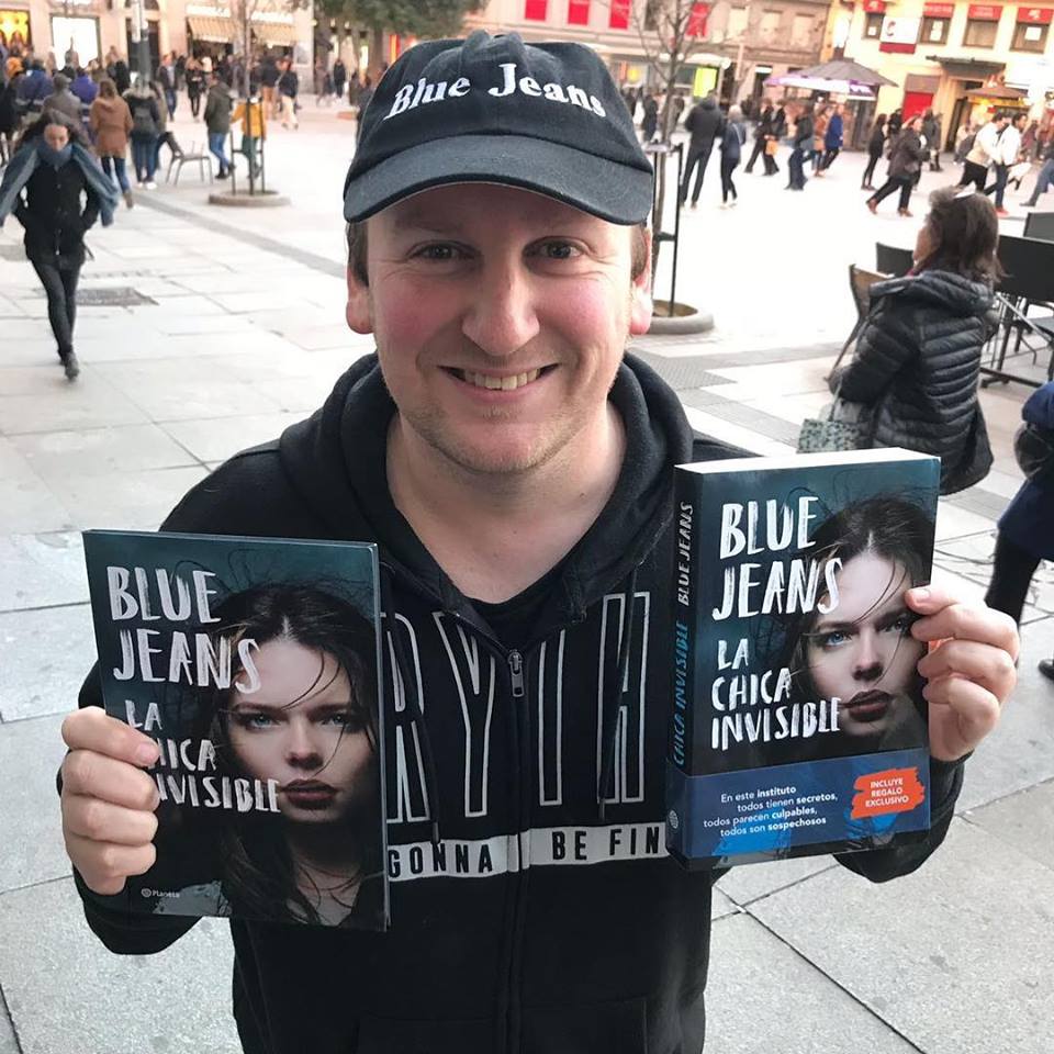 Blue Jeans con el libro