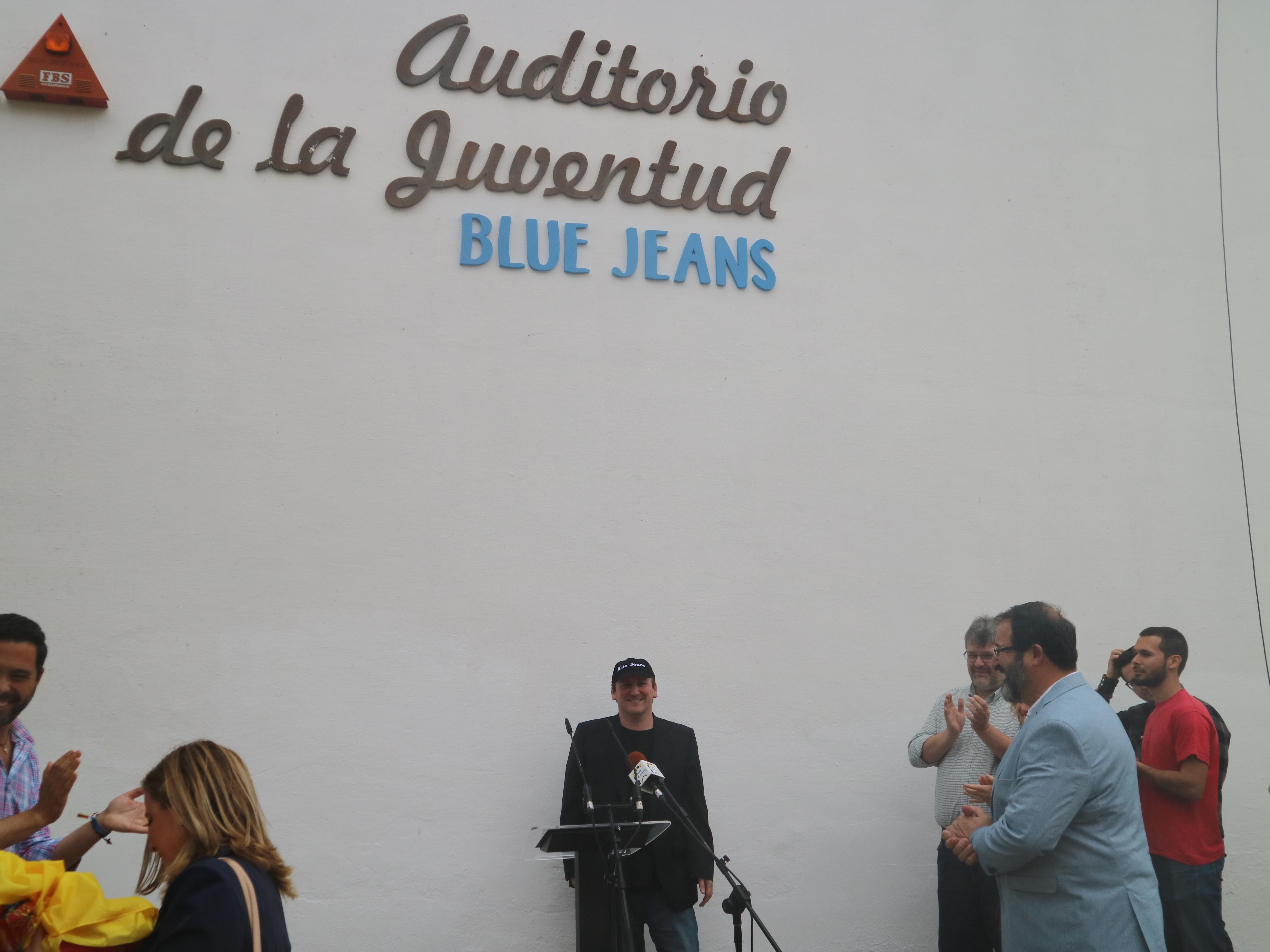 auditorio de la juventud Blue Jeans